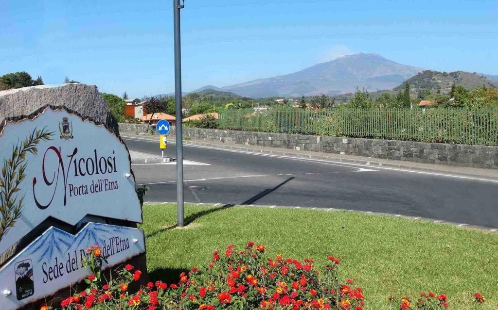 ניקולוסי B & B Amici Dell'Etna מראה חיצוני תמונה